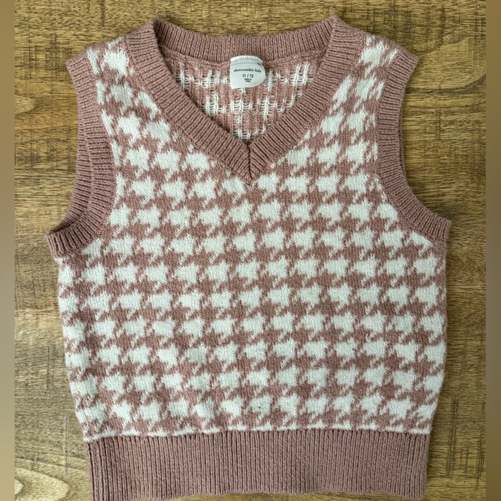 Abercrombie Kids Pink and White V-Neck Sweater Vest-Size 11/12